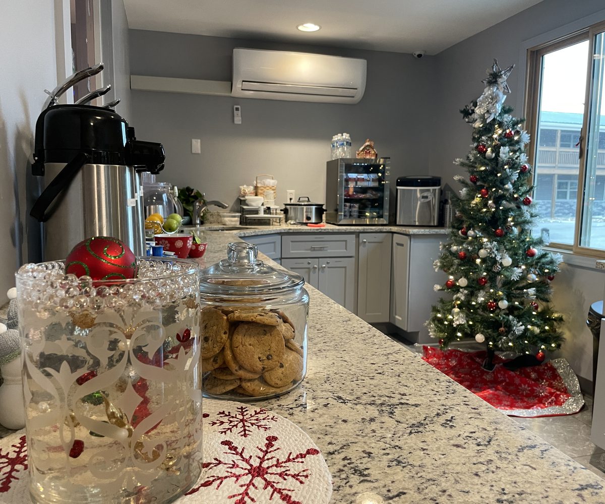 The Inn at Canaan lobby decorated for the season